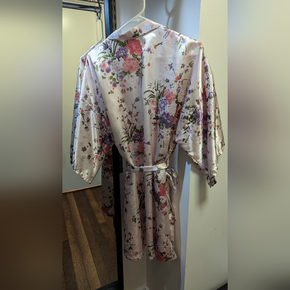Pink Floral Robe - Picture 7 of 9